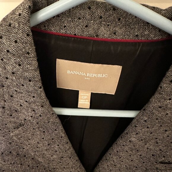 Banana Republic Wool Blend Blazer, Size 12 petite, Gray with Black Polka Dots - Picture 4 of 5